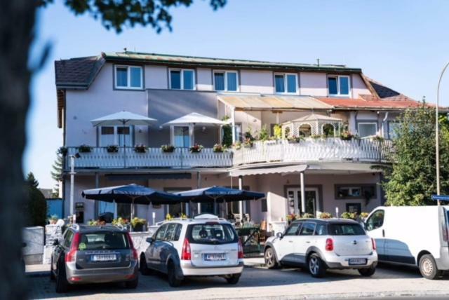 Pension & Restaurant La Amalia Bad Sauerbrunn Exterior photo