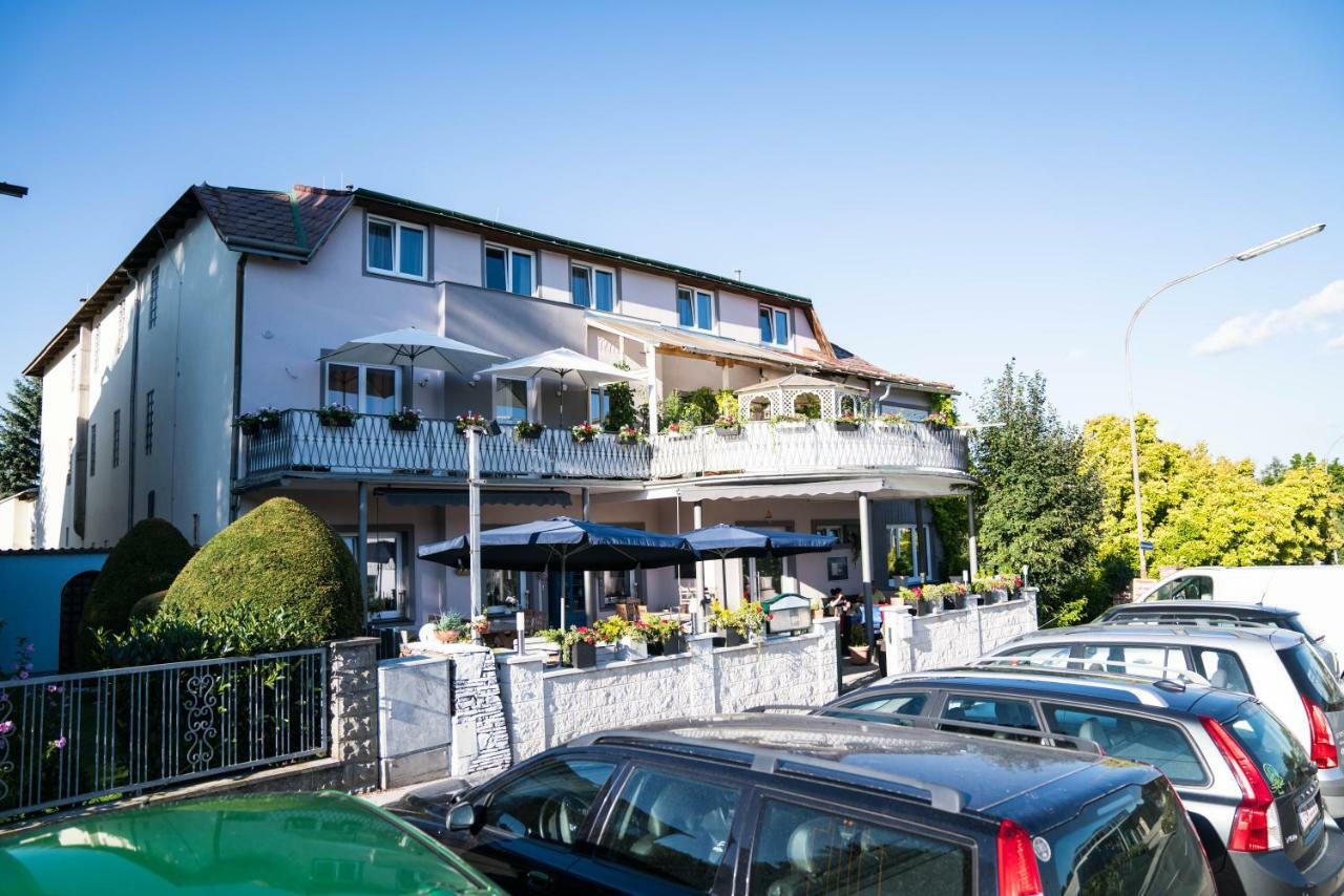 Pension & Restaurant La Amalia Bad Sauerbrunn Exterior photo